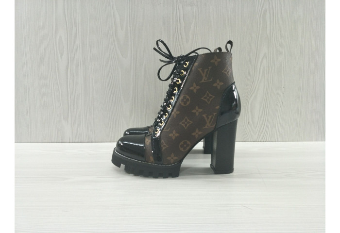 LUIS VITTON BROWN STAR TRAIL ANKLE BOOTS