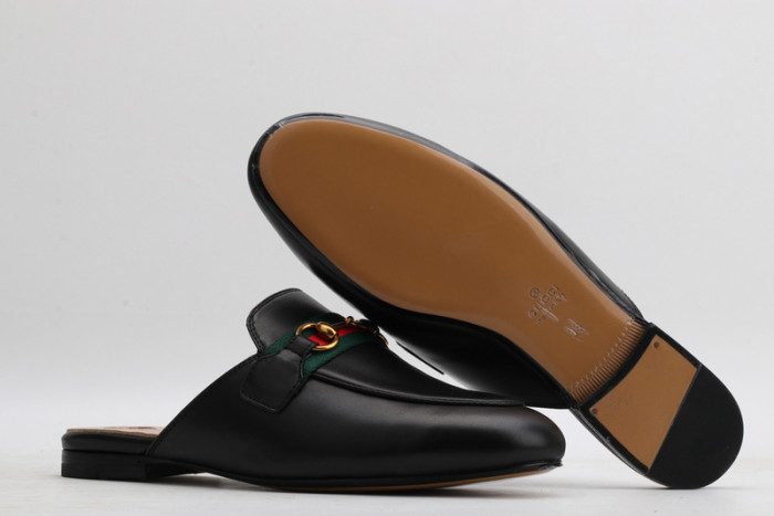 guc loafer