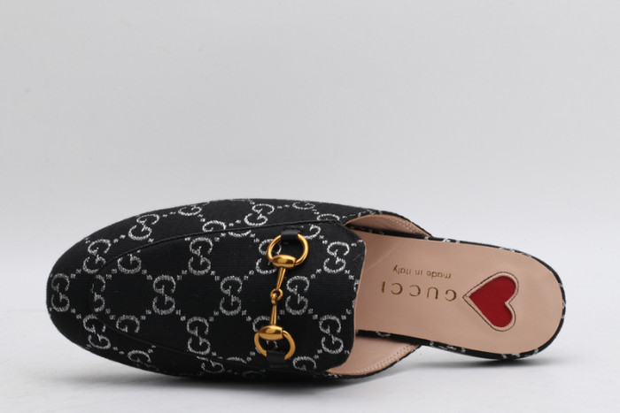 guc loafer