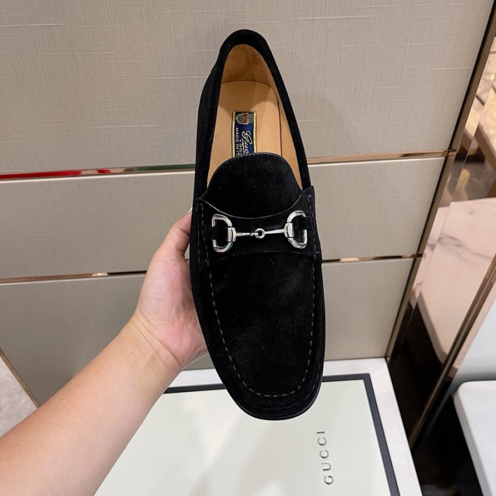 guc loafer