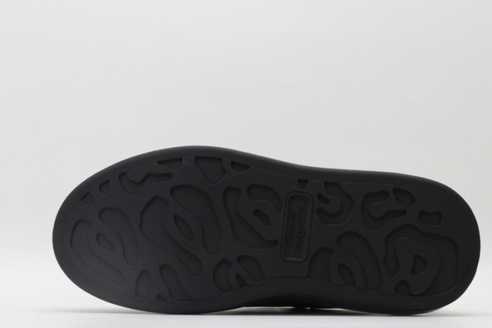alex mcqu sneakers