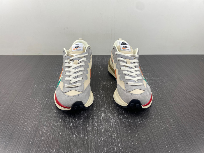 sacai x vaporwaffle “tour yellow ” dd1875-107