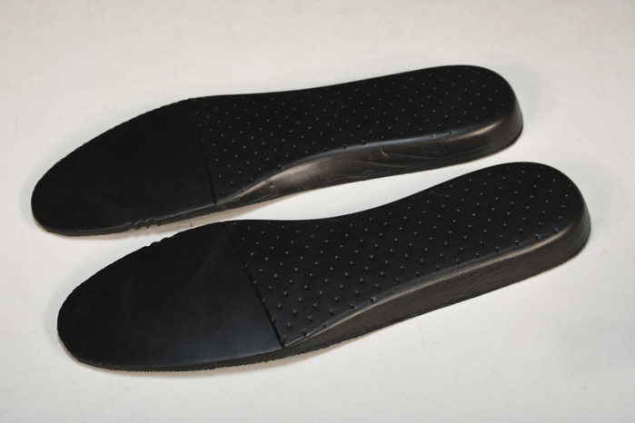 of sneakers ow-16
