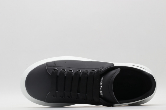 alex mcqu sneakers