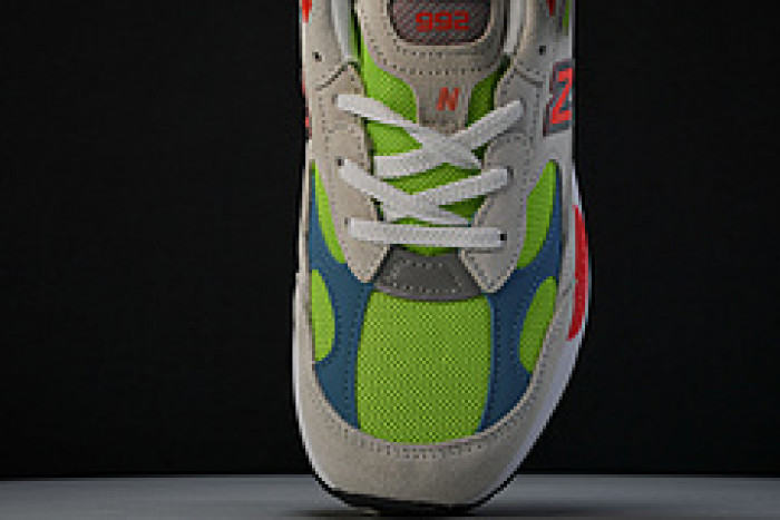 new Ba1an*e 992 white neon cyan m992da