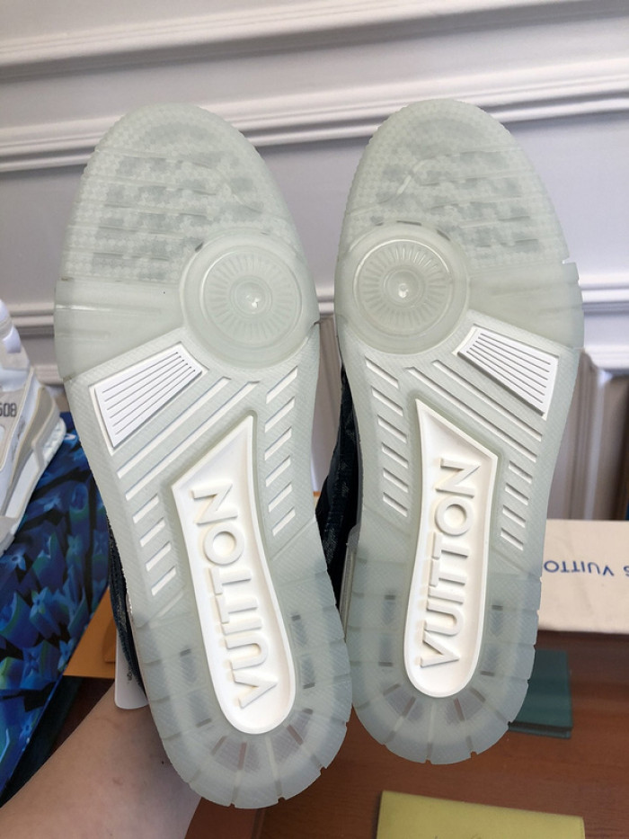 lovt sneaker