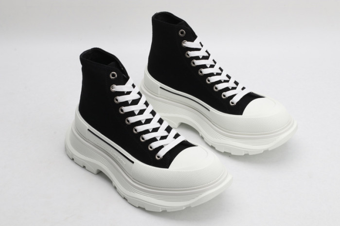alex mcqu sneakers