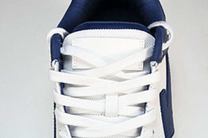 of sneakers ow-19