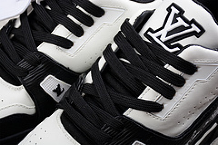 lovt sneaker