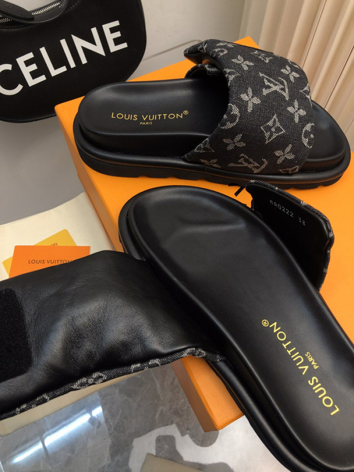lovt sandal