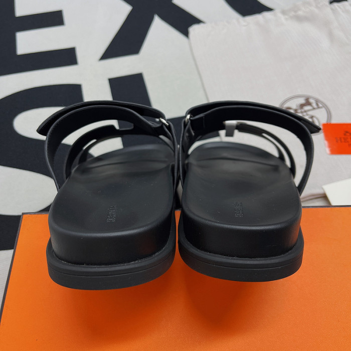 her slides 23060918